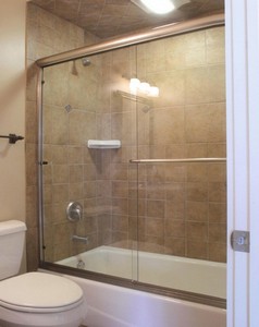 Fleurco Novara Arc Corner Enclosure Clearance Fleurco Novara Enclosure Clearance