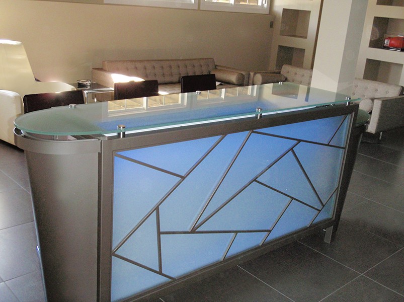 Chicago Glass Tabletops, Shelving and Standoffs