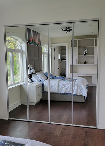 Chicago Glass Sliding Bifold Raumplus Closet Doors