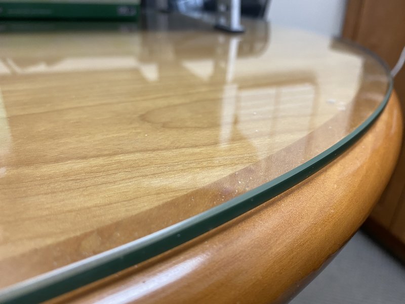 A Guide To Glass Table Tops & Surface Protectors