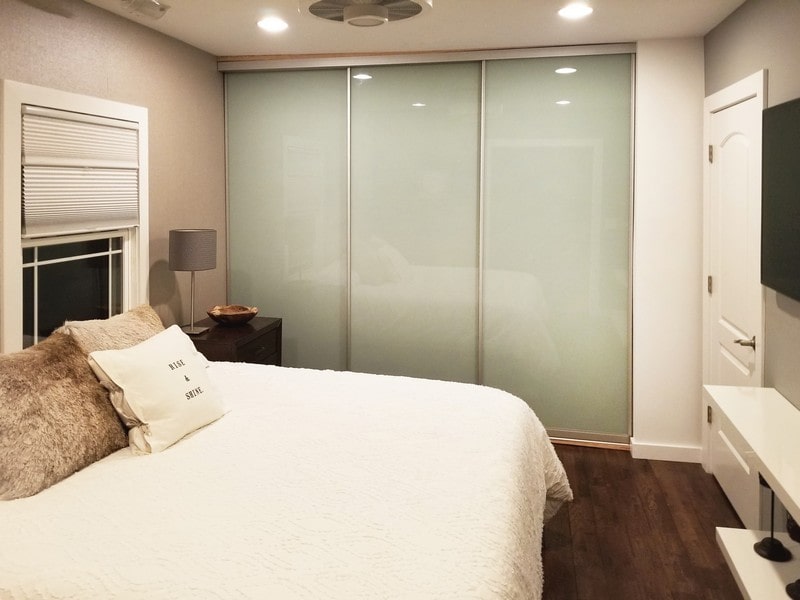 Frosted Glass Creative Mirror Shower, How Much Does It Cost To Install Mirror Closet Doors In Philippines