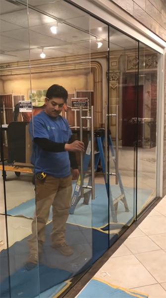 Chicago Glass Frameless Shower Doors and Inline Panel